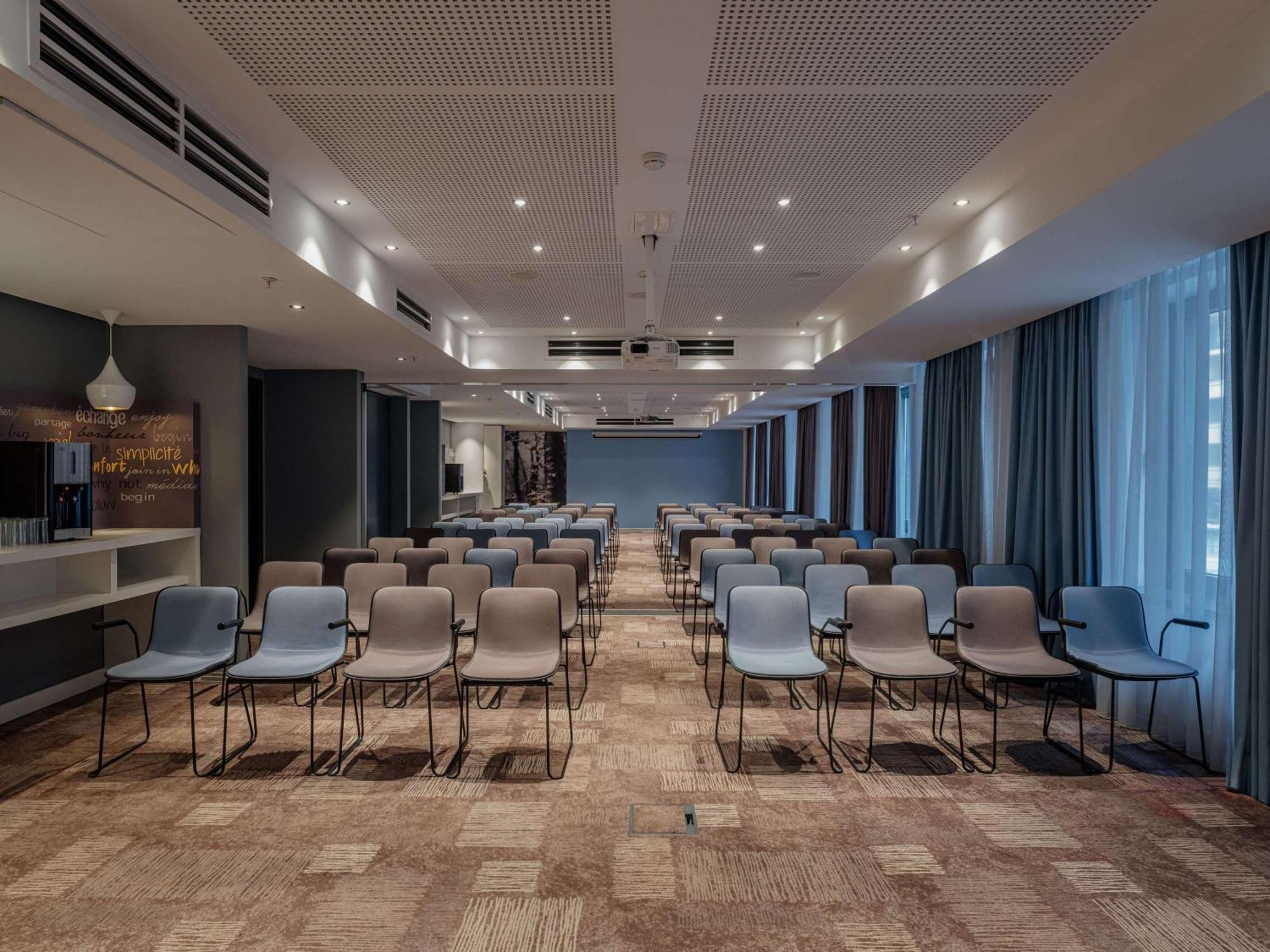 Ibis Yerevan Center Exterior photo