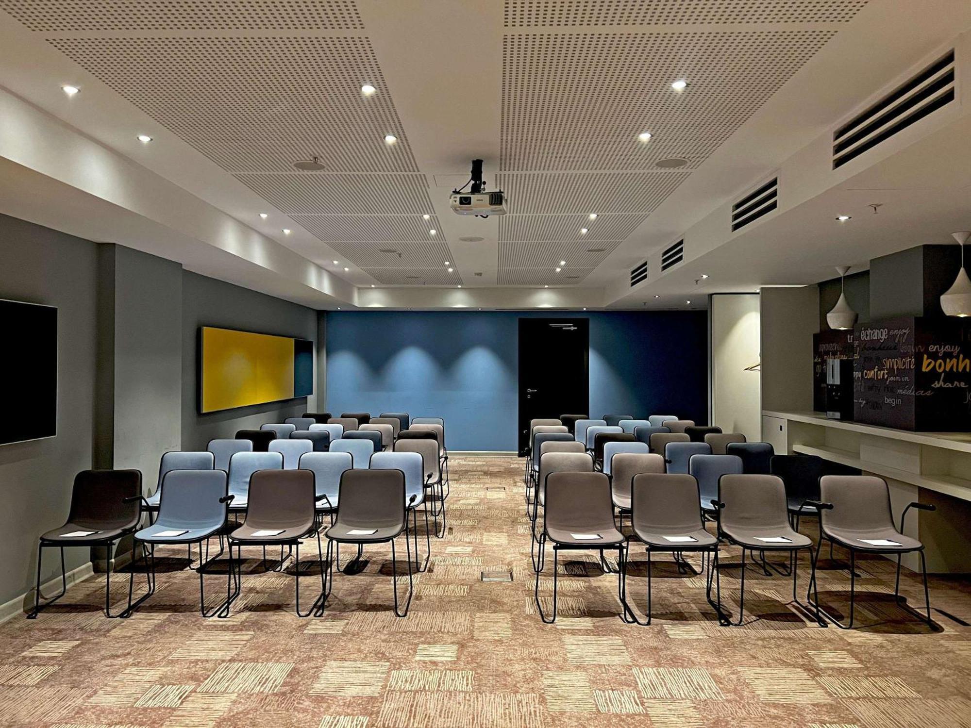 Ibis Yerevan Center Exterior photo