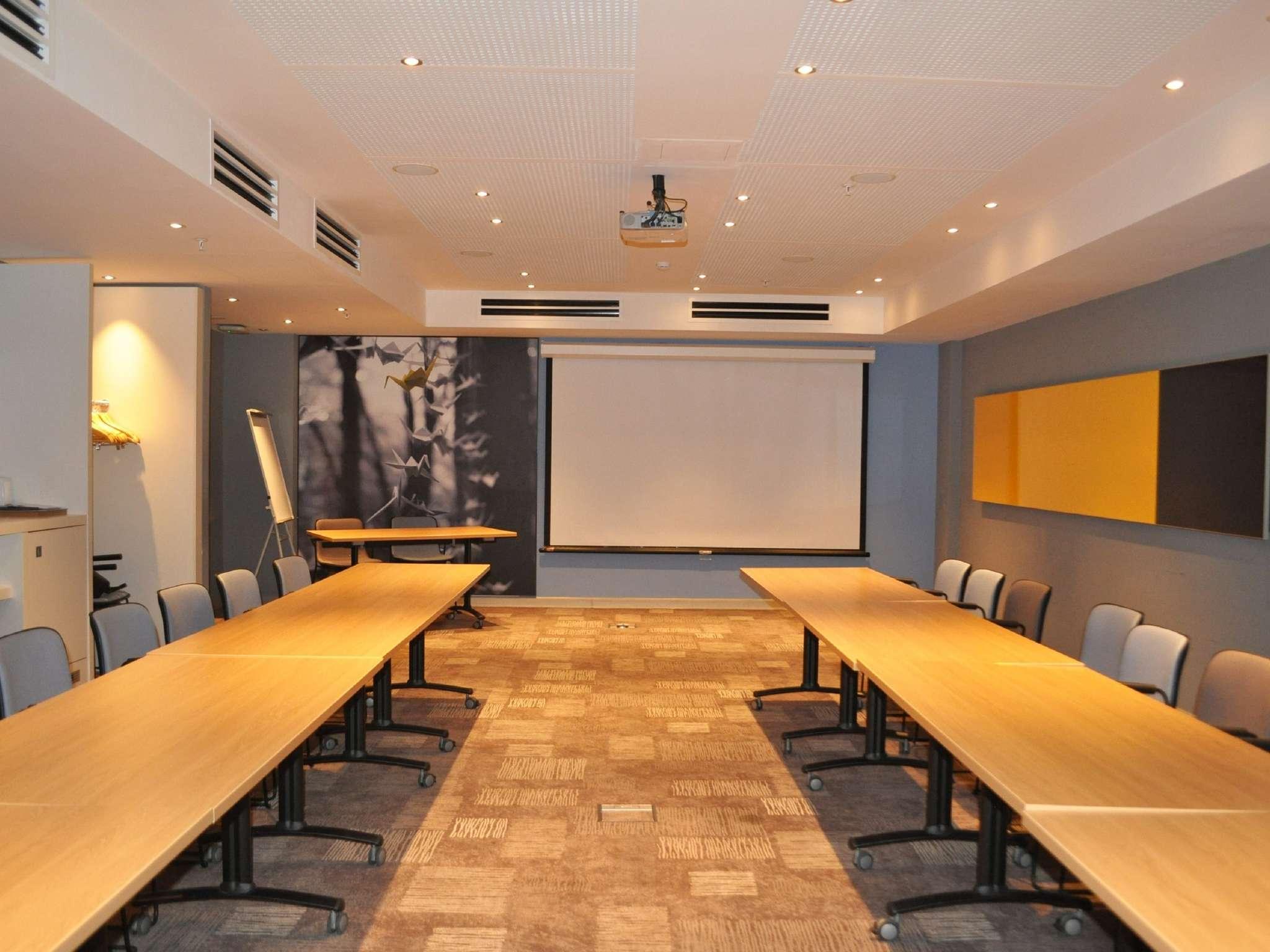 Ibis Yerevan Center Exterior photo